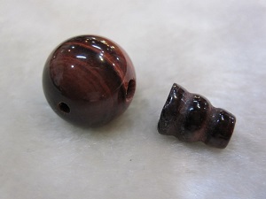 赤虎目石三つ穴セット